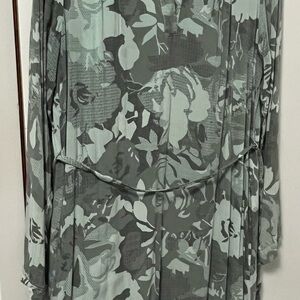 Chic Long Sleeve Floral Dress in Green